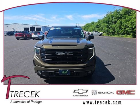 Used 2024 GMC Sierra 1500 Elevation AWD/4WD image 1
