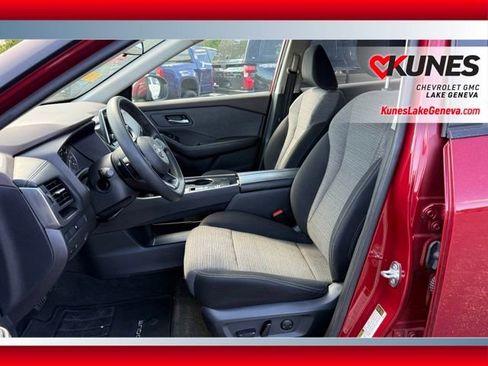 Used 2023 Nissan Rogue SV FWD image 10