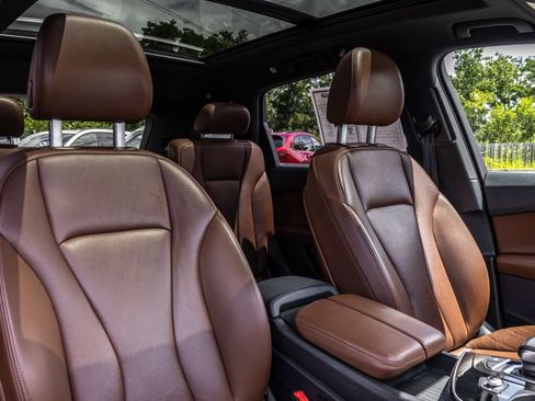 Used 2018 Audi Q7 3.0T Prestige w/ Prestige Package AWD/4WD image 37