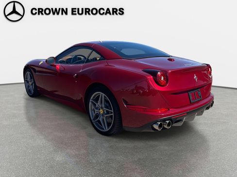 Used 2015 Ferrari California T image 4