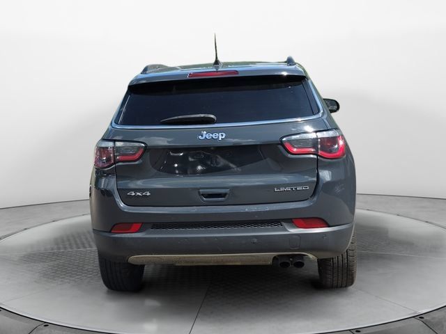 Used 2018 Jeep Compass Limited w/ Navigation Group AWD/4WD image 4
