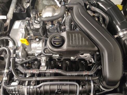 Used 2025 Volkswagen Jetta Sport FWD image 30
