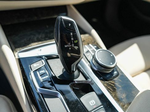 Used 2019 BMW 540i w/ Convenience Package RWD image 19