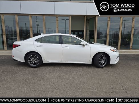Used 2017 Lexus ES 350 w/ Luxury Package image 1