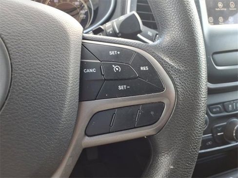 Used 2021 Jeep Cherokee Latitude image 24