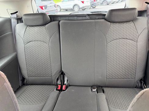 Used 2011 Chevrolet Traverse LT w/ Personal Connectivity Package FWD image 13