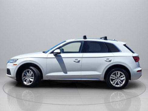 Used 2020 Audi Q5 2.0T Premium w/ Convenience Package image 4