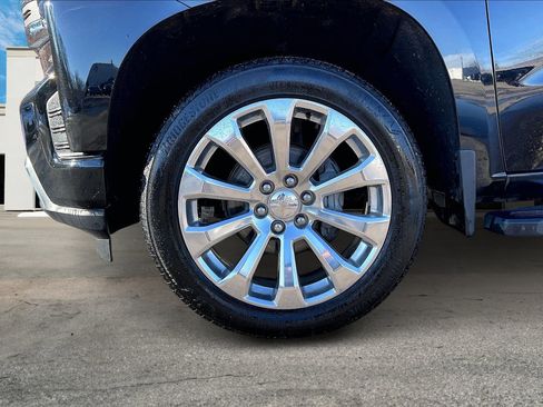Used 2022 Chevrolet Silverado 1500 High Country w/ Technology Package image 8