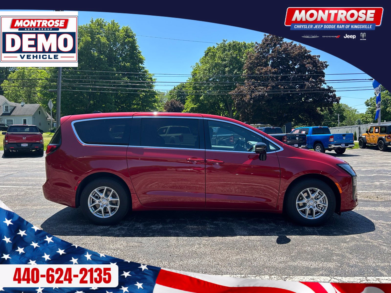 New 2027 Chrysler Pacifica Select w/ Family Tech Group FWD image 7