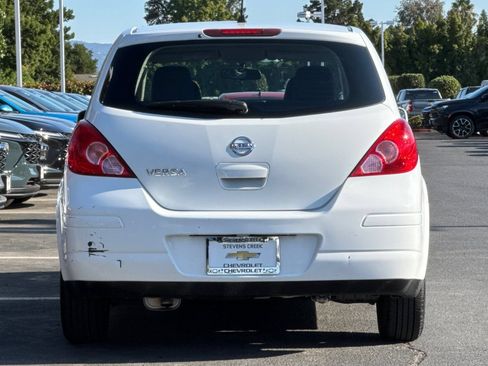 Used 2011 Nissan Versa 1.8 S FWD image 6