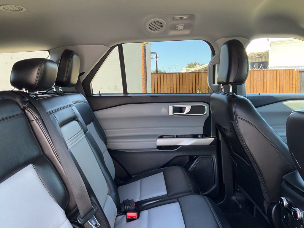 Used 2023 Ford Explorer XLT w/ Equipment Group 202A RWD image 25