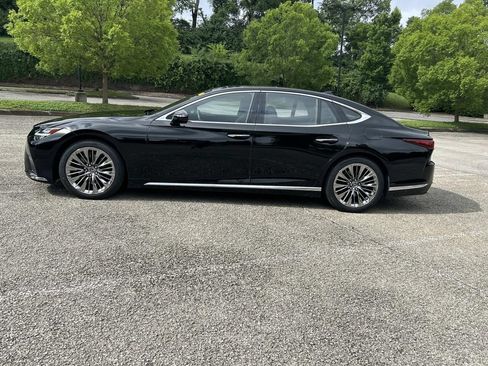 Used 2023 Lexus LS 500 AWD w/ Interior Upgrade Package image 4