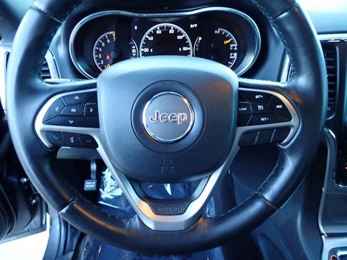 Used 2019 Jeep Grand Cherokee Laredo image 13