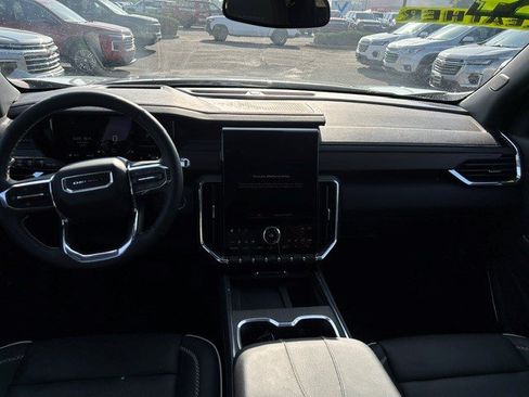 Used 2025 GMC Acadia Denali w/ LPO, Floor Liner Package AWD/4WD image 4