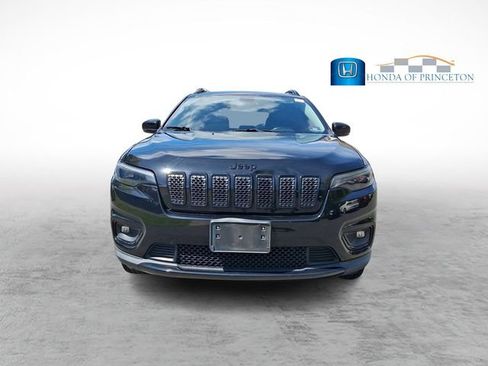 Used 2019 Jeep Cherokee Latitude Plus AWD/4WD image 2