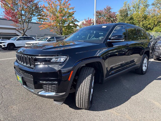 Used 2023 Jeep Grand Cherokee L Limited AWD/4WD image 3