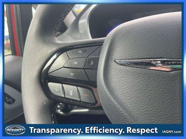 Used 2025 Chrysler Pacifica Limited FWD image 22