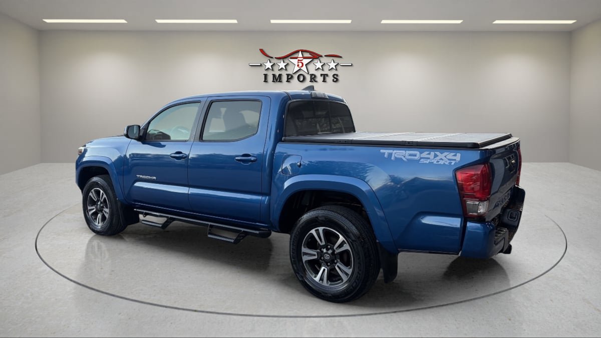 Used 2017 Toyota Tacoma TRD Sport w/ Tow Package (A/T) AWD/4WD image 2