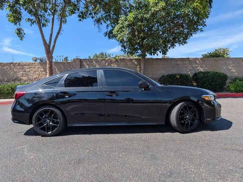 Used 2025 Honda Civic Sport image 9