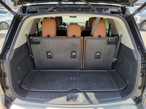 Used 2022 Nissan Pathfinder Platinum w/ Cargo Package image 12