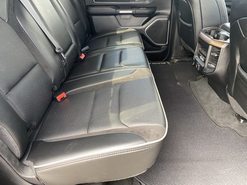 Used 2022 RAM 1500 Laramie AWD/4WD image 13