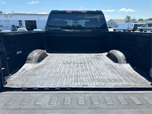 Used 2022 Chevrolet Silverado 2500 Custom w/ Custom Value Package AWD/4WD image 12