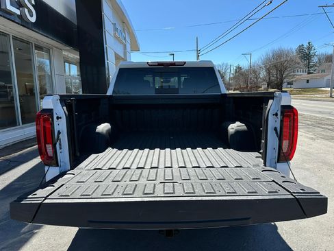 Certified 2023 GMC Sierra 1500 AT4 w/ AT4 Premium Package image 7