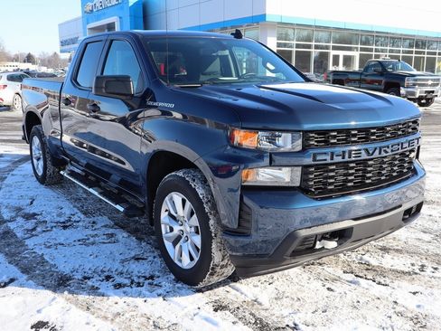 Used 2021 Chevrolet Silverado 1500 Custom image 2