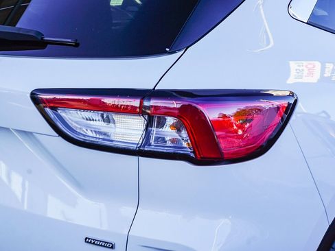 Used 2021 Ford Escape SE image 12