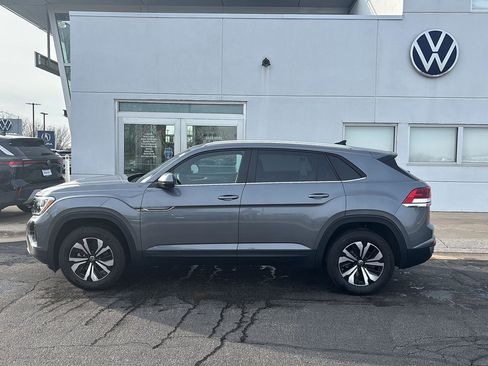 Used 2025 Volkswagen Atlas Cross Sport SE image 11