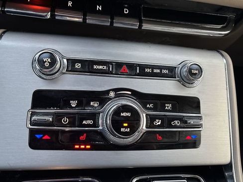Used 2023 Lincoln Aviator AWD image 21