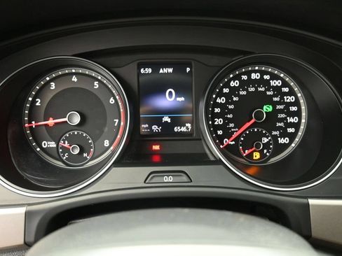 Used 2020 Volkswagen Atlas Cross Sport SE FWD image 3