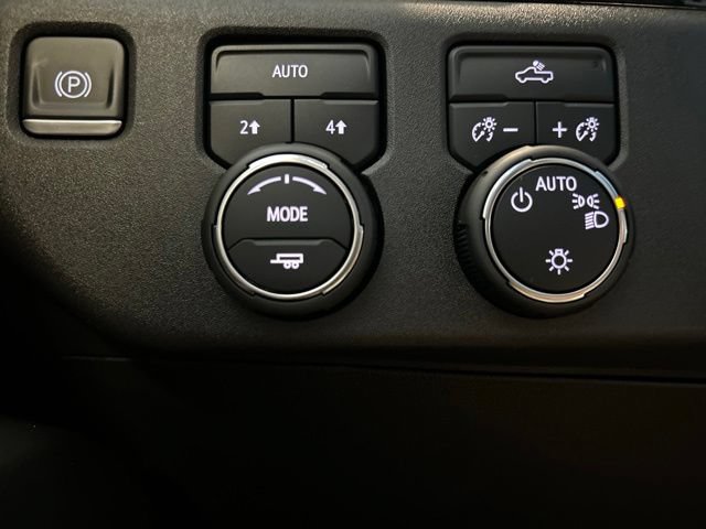 Used 2022 Chevrolet Silverado 1500 LT AWD/4WD image 16