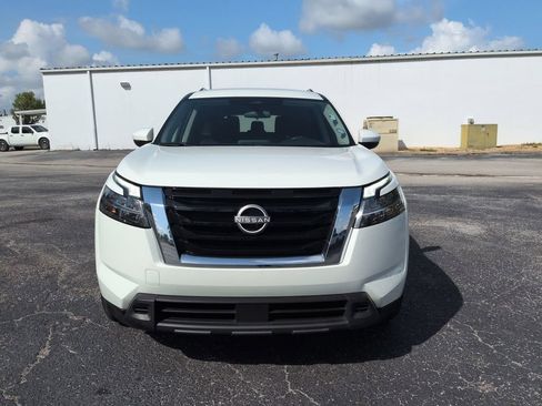 Used 2022 Nissan Pathfinder SV FWD image 9