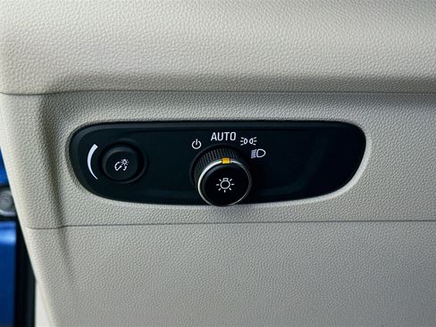 Used 2023 Buick Envision Preferred image 17