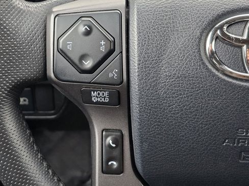 Used 2019 Toyota Tacoma TRD Off-Road w/ Technology Package AWD/4WD image 15