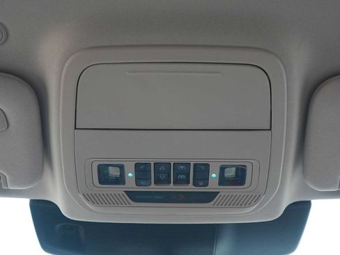 Used 2020 Ford Explorer Platinum w/ Premium Technology Package AWD/4WD image 23
