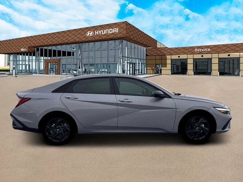 New 2026 Hyundai Elantra Sport image 9