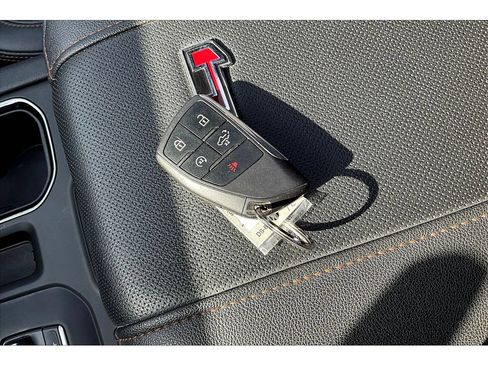 Used 2024 GMC Sierra 2500 AT4 w/ AT4 Premium Plus Package image 36