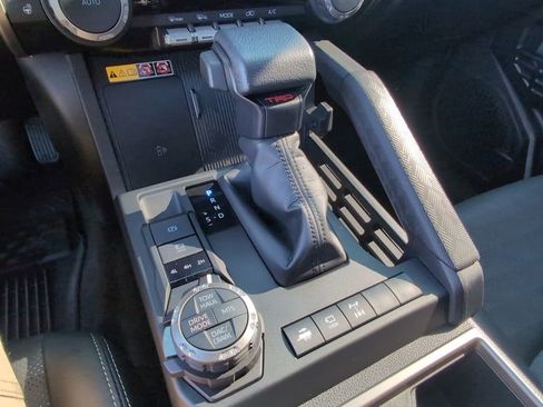 Used 2025 Toyota 4Runner TRD Off-Road Premium image 21