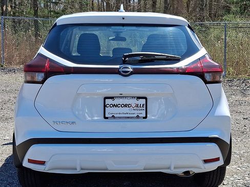 Used 2025 Nissan Kicks Play S FWD image 5