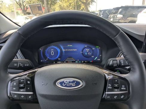 Used 2022 Ford Escape Titanium w/ Class II Trailer Tow Package FWD image 42
