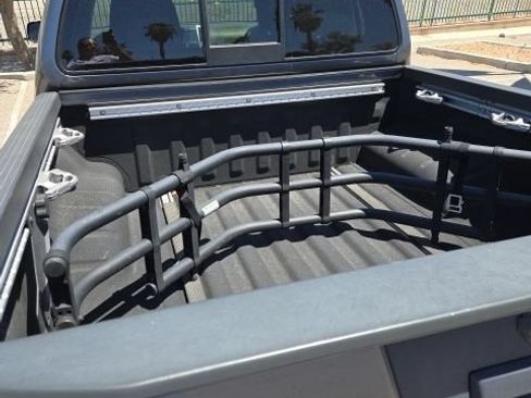 Used 2020 Nissan Frontier SV w/ Midnight Edition Floor Mats RWD image 9