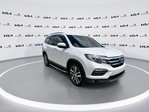 Used 2018 Honda Pilot Elite image 2