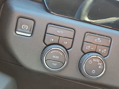 Used 2024 Chevrolet Silverado 1500 LT image 21