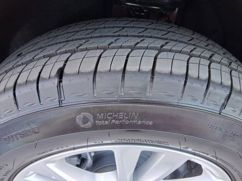 New 2026 Cadillac XT5 Luxury image 24