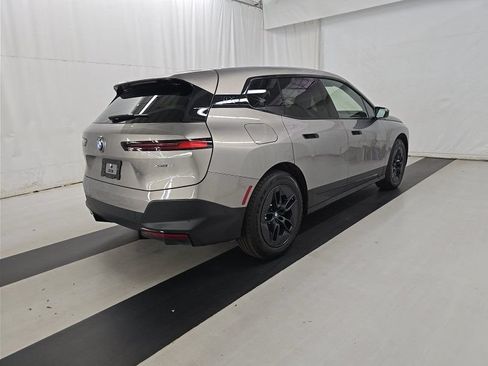 Used 2024 BMW iX xDrive50 AWD/4WD image 5