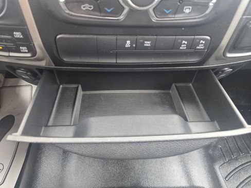Used 2019 RAM 1500 Big Horn AWD/4WD image 29