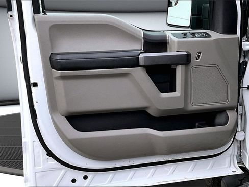 Used 2019 Ford F150 XLT w/ Trailer Tow Package image 19