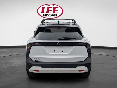 New 2026 Nissan Kicks SV w/ SV Premium Package FWD image 4